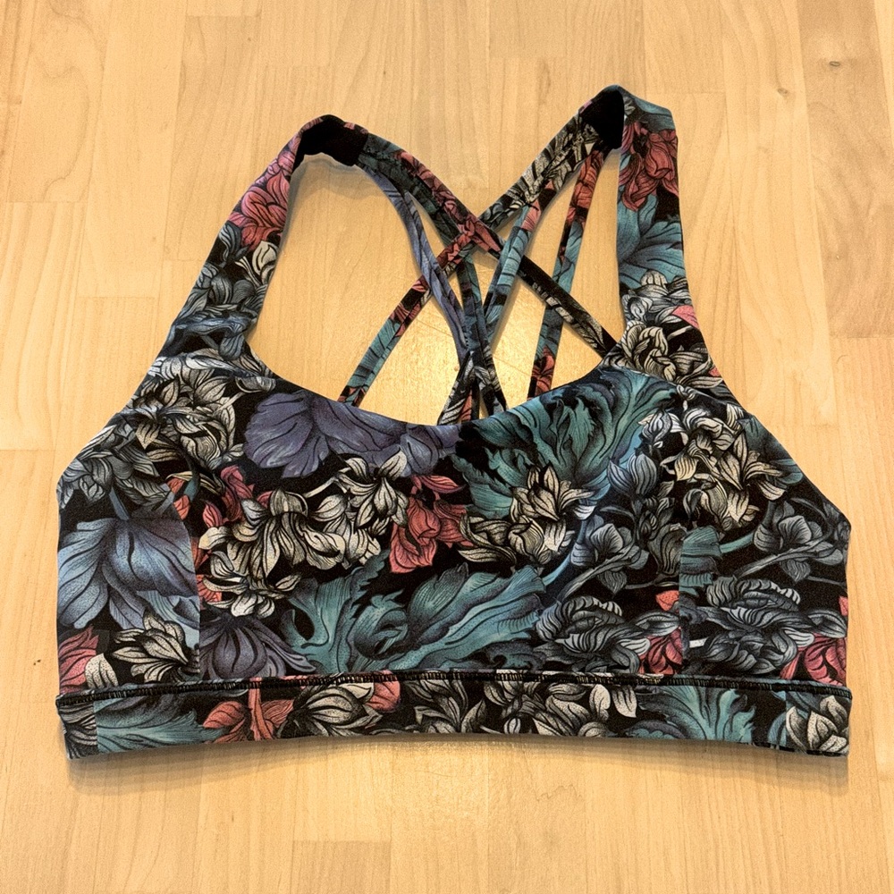 Lululemon Size 6 Women's Sports Bra
